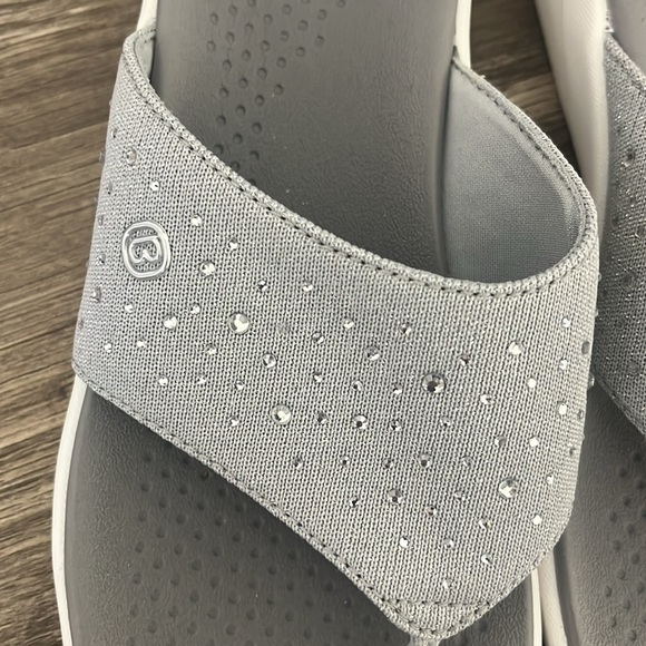 Bzees sandals - Picture 2 of 11